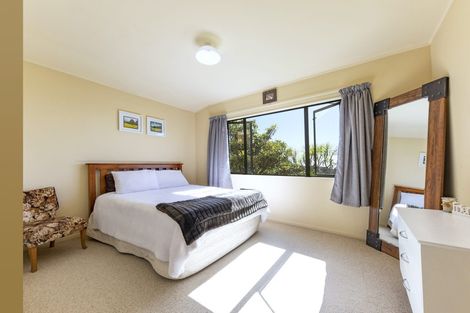 Photo of property in 85 Piha Road, Piha, New Lynn, 0772