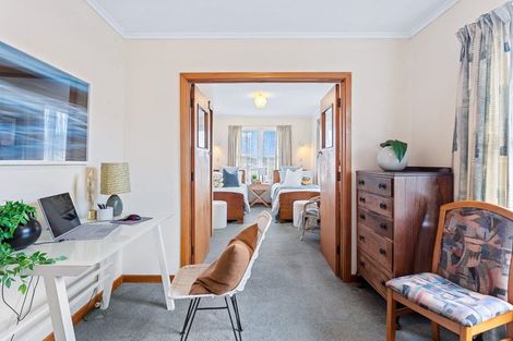 Photo of property in 1/108 Forrest Hill Road, Forrest Hill, Auckland, 0620