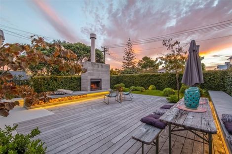 Photo of property in 41 Hanlon Crescent, Narrow Neck, Auckland, 0624