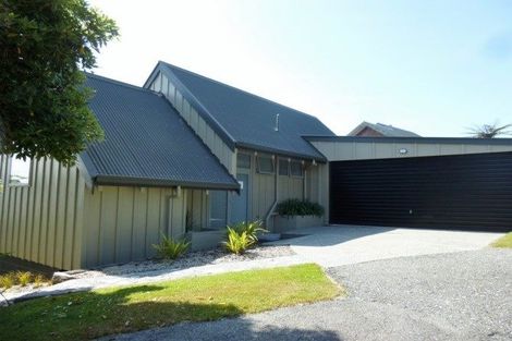 Photo of property in 5 Stanton Crescent, Karoro, Greymouth, 7805