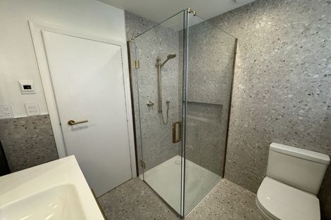 Photo of property in 198 Whites Line East, Waiwhetu, Lower Hutt, 5010