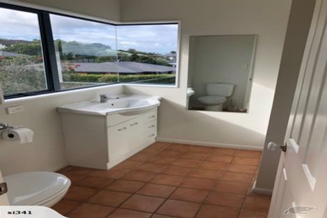 Photo of property in 38 Waldorf Crescent, Orewa, 0931