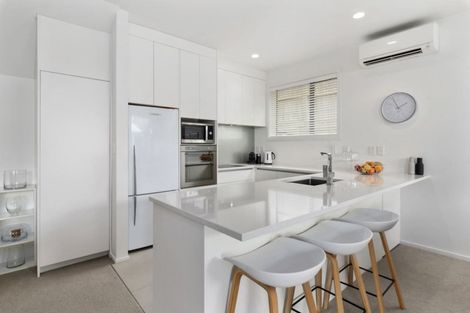 Photo of property in 7/270 Sunset Road, Windsor Park, Auckland, 0632