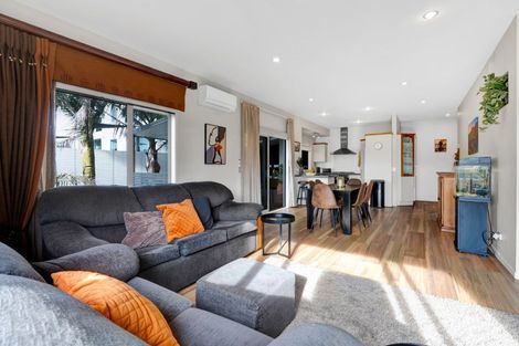 Photo of property in 10 Caledonia Place, Highlands Park, New Plymouth, 4312