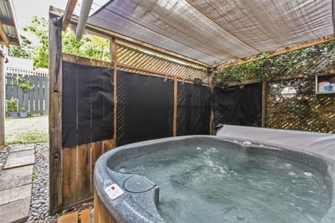 Photo of property in 12 Fitzherbert Avenue, West Harbour, Auckland, 0618