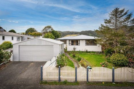 Photo of property in 4 Newburn Grove, Wainuiomata, Lower Hutt, 5014