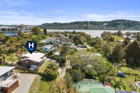 Photo of property in 132 Isabel Street, Whangamata, 3620