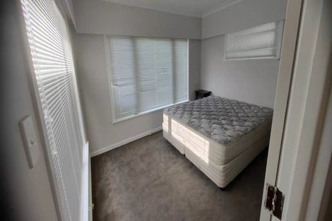 Photo of property in 3 Yeovil Road, Te Atatu Peninsula, Auckland, 0610