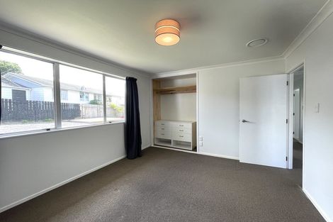 Photo of property in 28 Hueglow Rise, West Harbour, Auckland, 0618