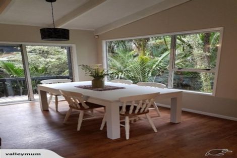 Photo of property in 16 Napuka Road, Henderson Valley, Auckland, 0612