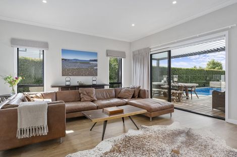 Photo of property in 33 Pohutukawa Parade, Riverhead, 0820