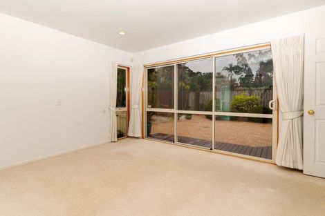 Photo of property in 42 Landing Drive, Albany, Auckland, 0632