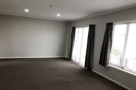 Photo of property in 2/14 Swan Crescent, Pakuranga, Auckland, 2010