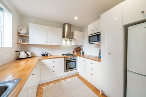 Photo of property in 1a Wyndham Road, Pinehaven, Upper Hutt, 5019