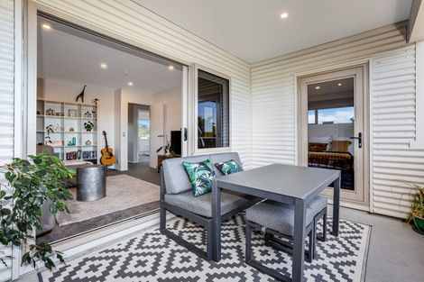 Photo of property in 61 Quadrant Heights, Paraparaumu, 5032