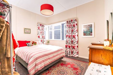 Photo of property in 19 Moir Street, Mount Victoria, Wellington, 6011