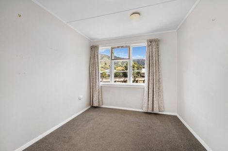 Photo of property in 27 Oxford Street, Picton, 7220