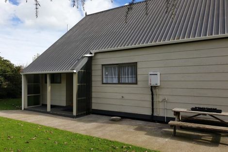 Photo of property in 28 Castle Street, Eltham, 4322