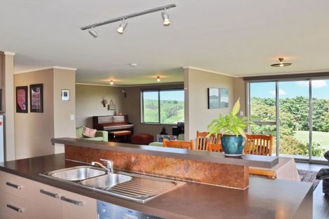 Photo of property in 301 Ranganui Road, Kaiwaka, 0573