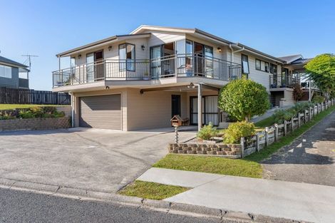Photo of property in 121 Bruce Wallace Place, Whangamata, 3620