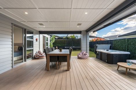 Photo of property in 71 Pohutukawa Parade, Riverhead, 0820