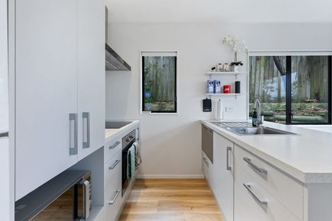 Photo of property in 2/78 Vodanovich Road, Te Atatu South, Auckland, 0610