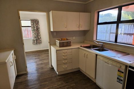 Photo of property in 2/76 Cambridge Terrace, Waterloo, Lower Hutt, 5011