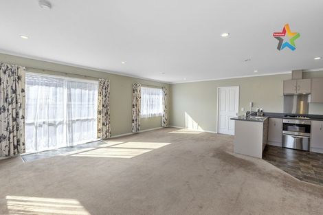 Photo of property in 35 Woodland Mews, Wainuiomata, Lower Hutt, 5014
