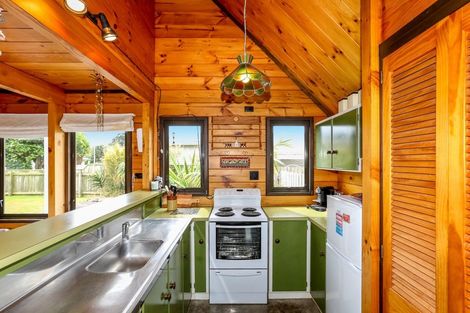 Photo of property in 5 Kaitake Place, Oakura, 4314