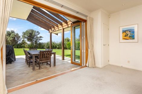 Photo of property in 51 Donohue Road, South Head, Helensville, 0874