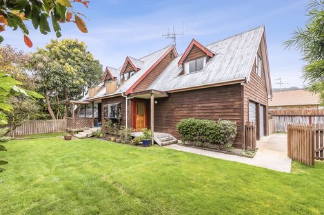 Photo of property in 24a Karu Crescent, Waikanae, 5036