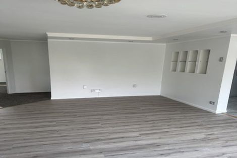 Photo of property in 29 Goodwood Drive, Goodwood Heights, Auckland, 2105