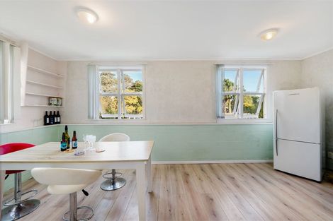 Photo of property in 14 Jonathan Place, Sunnynook, Auckland, 0620