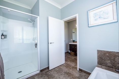 Photo of property in 33 Spencer Lane, Greytown, 5712