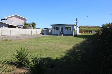 Photo of property in 1917 Parewanui Road, Parewanui, Bulls, 4894