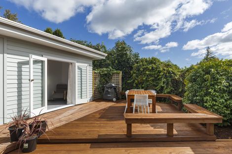 Photo of property in 15 Collingwood Street, Hokowhitu, Palmerston North, 4410