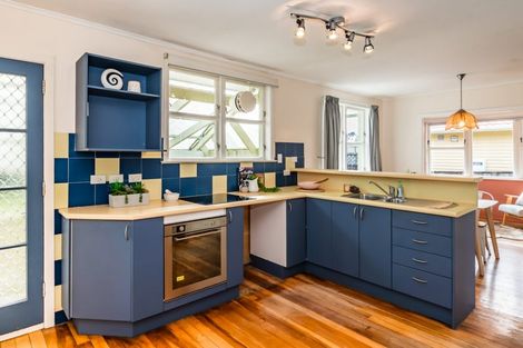 Photo of property in 53 Gray Avenue, Paraparaumu Beach, Paraparaumu, 5032