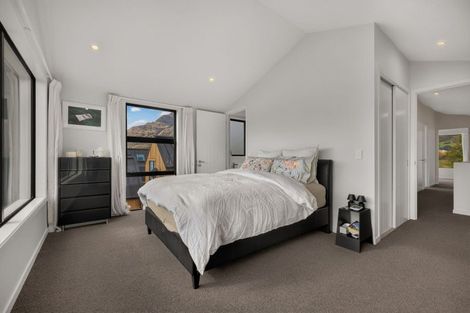 Photo of property in 25 Double Cone Road, Jacks Point, Queenstown, 9371