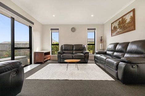 Photo of property in 5 Faber Place, Rototuna North, Hamilton, 3210