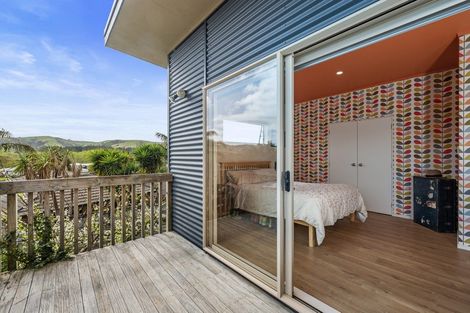 Photo of property in 5 Empressa Heights, Helensville, 0800