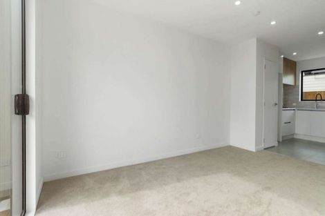 Photo of property in 5/4017 Great North Road, Glen Eden, Auckland, 0602