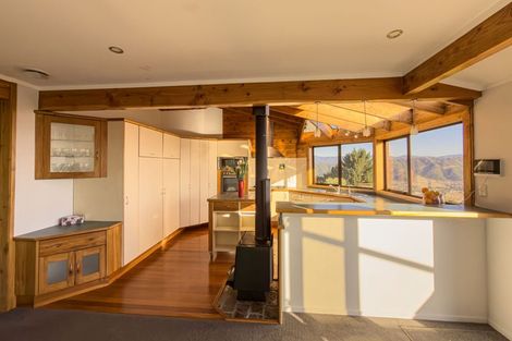 Photo of property in 252 Normandale Road, Normandale, Lower Hutt, 5010