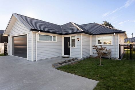 Photo of property in 22 Ruge Court, Cambridge, 3434