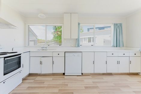 Photo of property in 50 Trelawney Crescent, Westown, New Plymouth, 4310