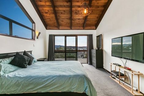 Photo of property in 17 Sungrove Rise, Sunnyvale, Auckland, 0612