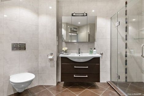 Photo of property in Stadium Garden Flats, 316/107 Thorndon Quay, Pipitea, Wellington, 6011