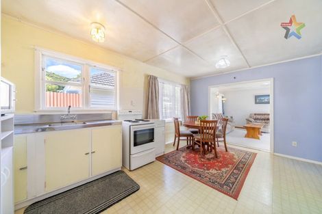 Photo of property in 72 Glen Road, Stokes Valley, Lower Hutt, 5019
