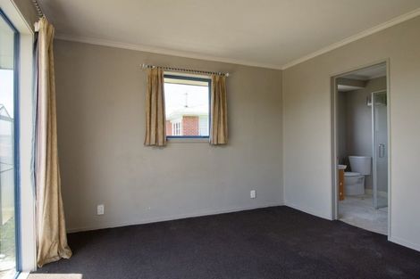 Photo of property in 19 Holdaway Street, Riversdale, Blenheim, 7201