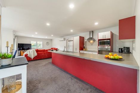 Photo of property in 17 Opal Avenue, Timberlea, Upper Hutt, 5018