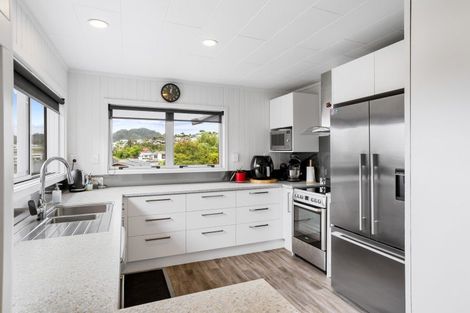 Photo of property in 115 Chevron Crescent, Whangamata, 3620